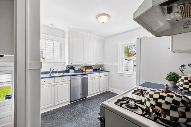 142 West Hickory Street, East Rochester, NY 14445