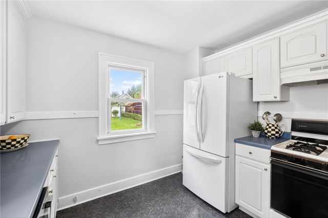 142 West Hickory Street, East Rochester, NY 14445
