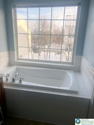 8514 Gateway Road, Upper Macungie Twp, PA 18031