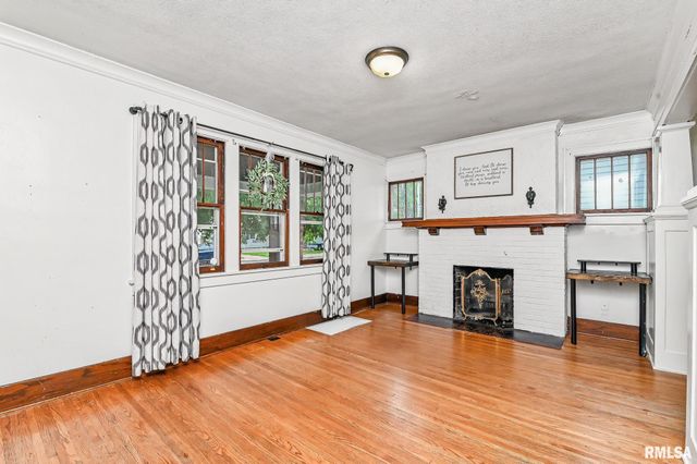 2214 W KELLOGG Avenue, West Peoria, IL 61604