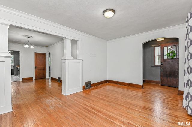 2214 W KELLOGG Avenue, West Peoria, IL 61604