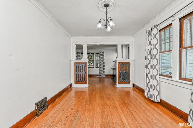 2214 W KELLOGG Avenue, West Peoria, IL 61604