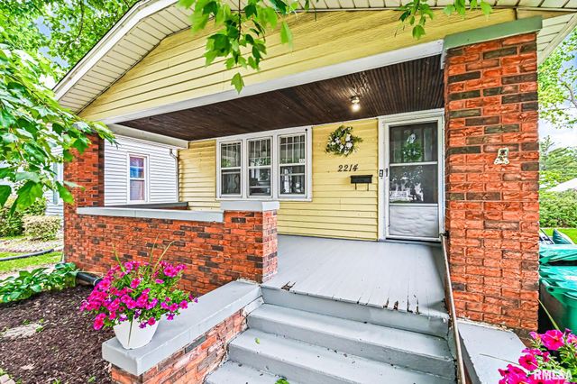 2214 W KELLOGG Avenue, West Peoria, IL 61604