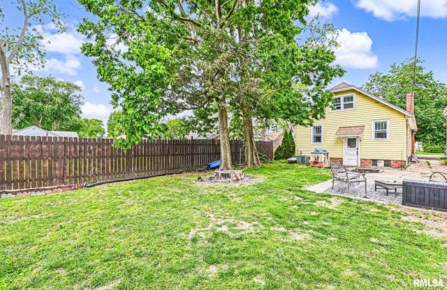 2214 W KELLOGG Avenue, West Peoria, IL 61604