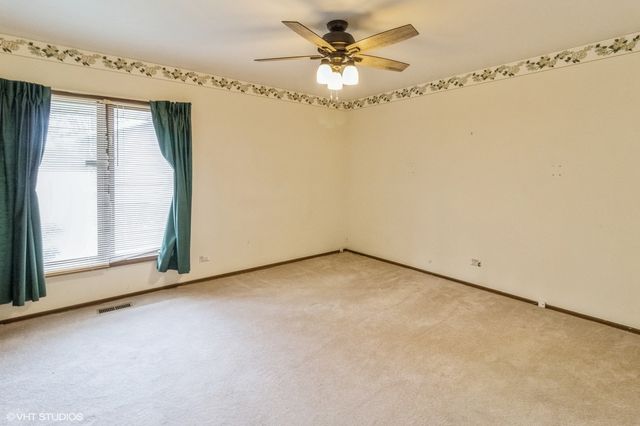 23W233 Cambridge Court, Glen Ellyn, IL 60137