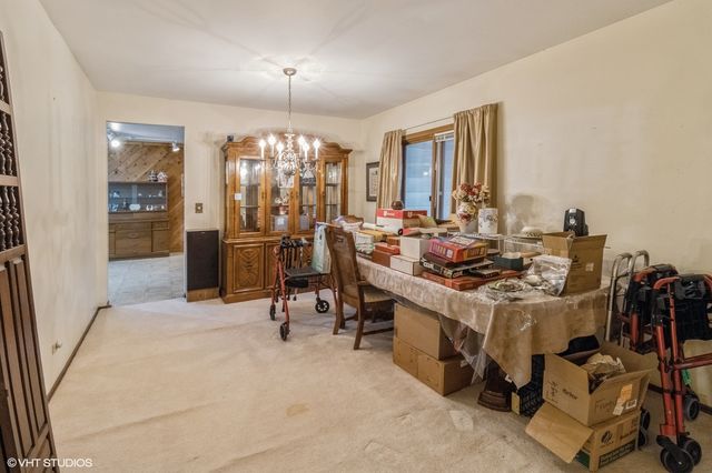 23W233 Cambridge Court, Glen Ellyn, IL 60137