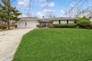23W233 Cambridge Court, Glen Ellyn, IL 60137