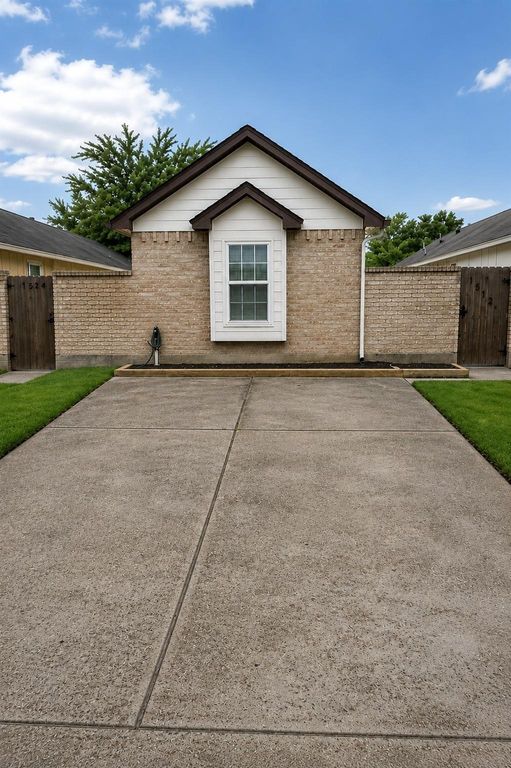1512 Ammons Street, South Houston, TX 77587