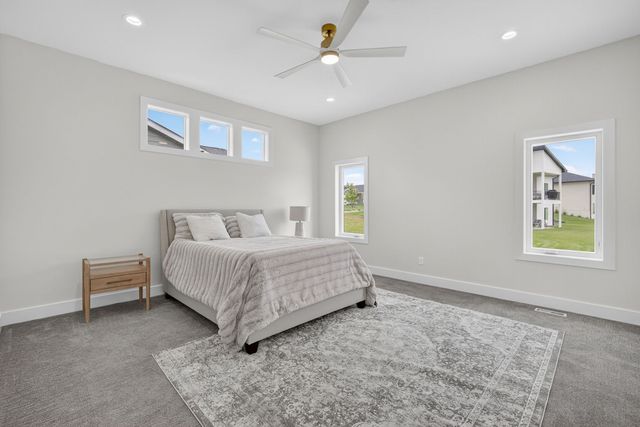 3943 NW 181ST Street, Clive, IA 50325