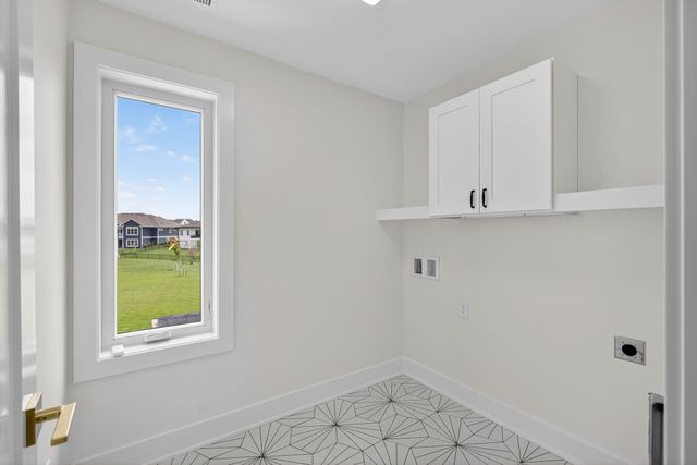 3943 NW 181ST Street, Clive, IA 50325