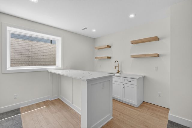 3943 NW 181ST Street, Clive, IA 50325