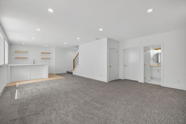 3943 NW 181ST Street, Clive, IA 50325