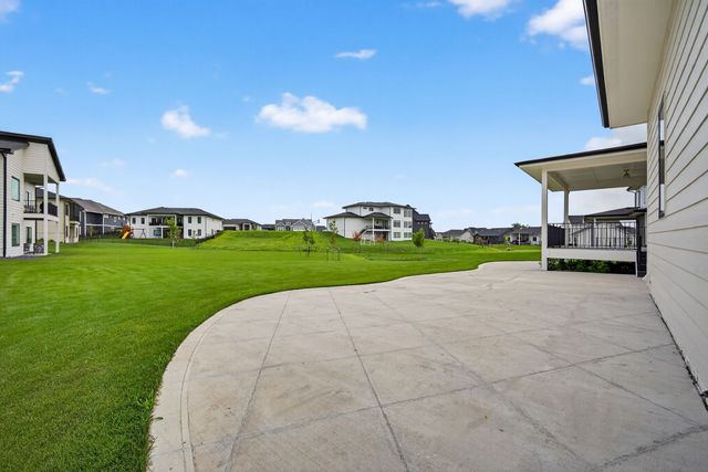 3943 NW 181ST Street, Clive, IA 50325