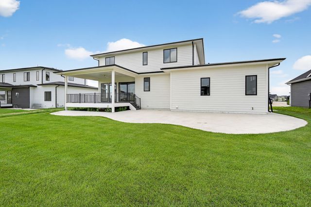 3943 NW 181ST Street, Clive, IA 50325