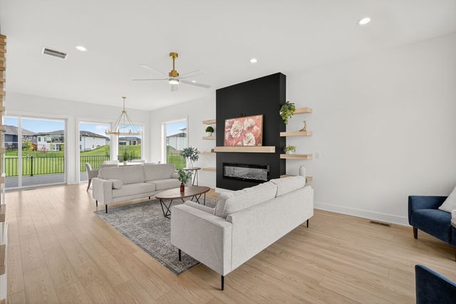 3943 NW 181ST Street, Clive, IA 50325