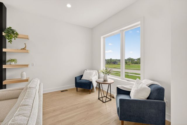 3943 NW 181ST Street, Clive, IA 50325