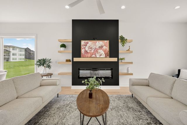 3943 NW 181ST Street, Clive, IA 50325