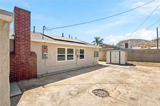 5945 Paramount Drive, Jurupa Valley, CA 92509
