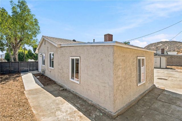 5945 Paramount Drive, Jurupa Valley, CA 92509