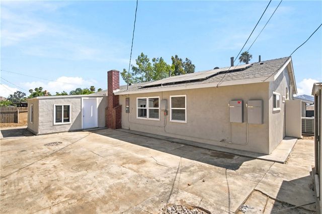 5945 Paramount Drive, Jurupa Valley, CA 92509
