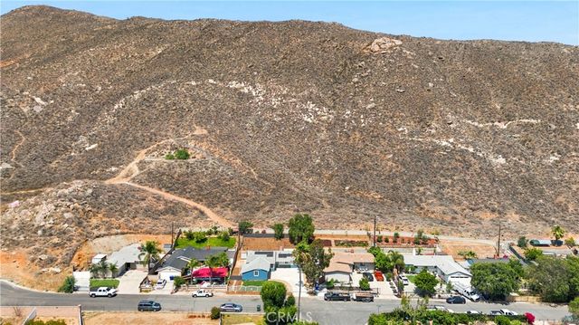 5945 Paramount Drive, Jurupa Valley, CA 92509