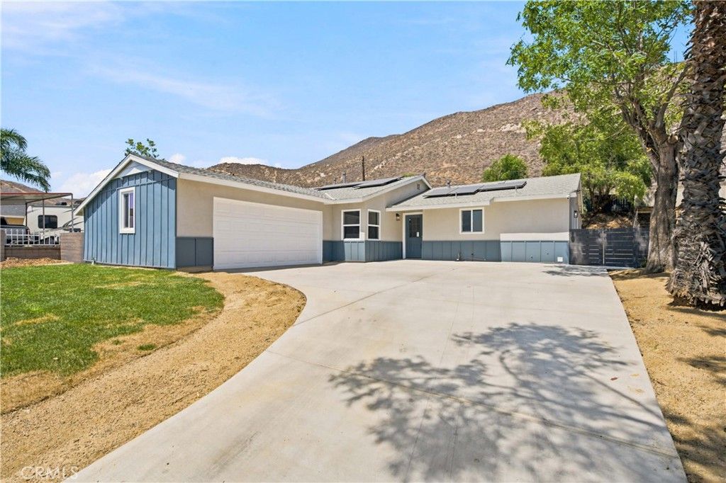 5945 Paramount Drive, Jurupa Valley, CA 92509