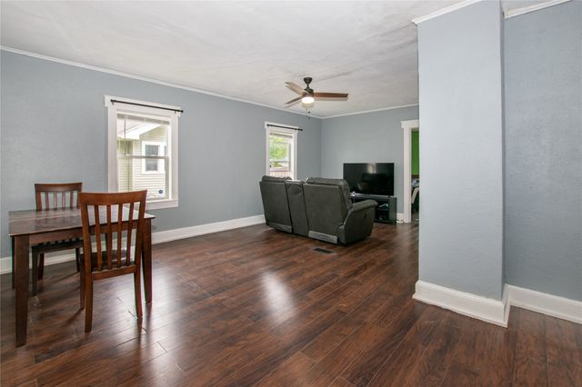 3203 Cambridge Street, Des Moines, IA 50313