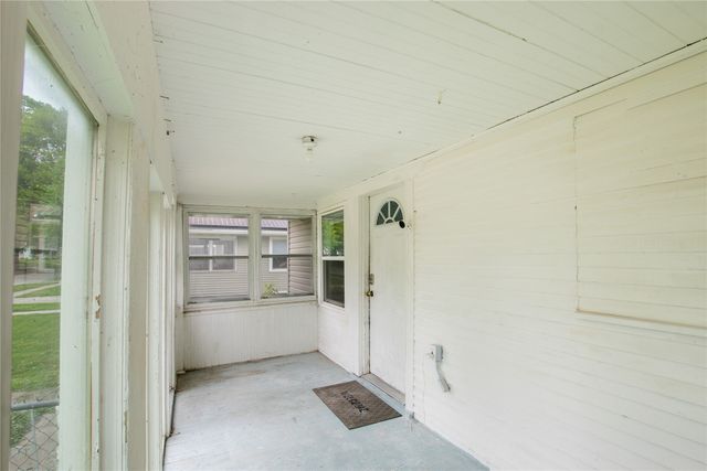 3203 Cambridge Street, Des Moines, IA 50313