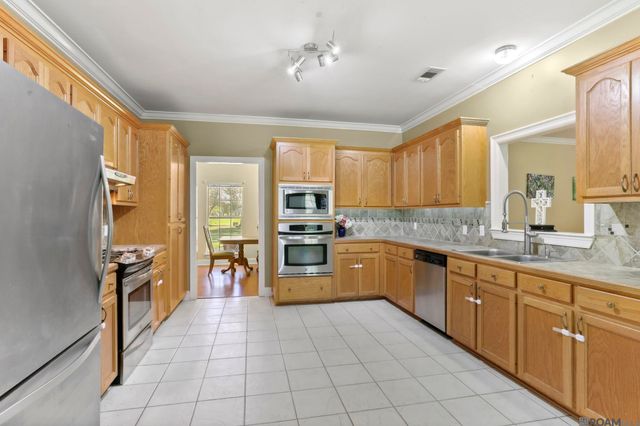 21645 Ligon Rd, Zachary, LA 70791