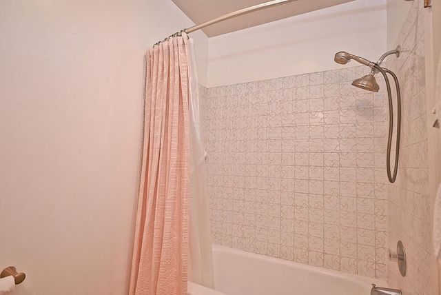 960 Shorepoint 215, Alameda, CA 94501