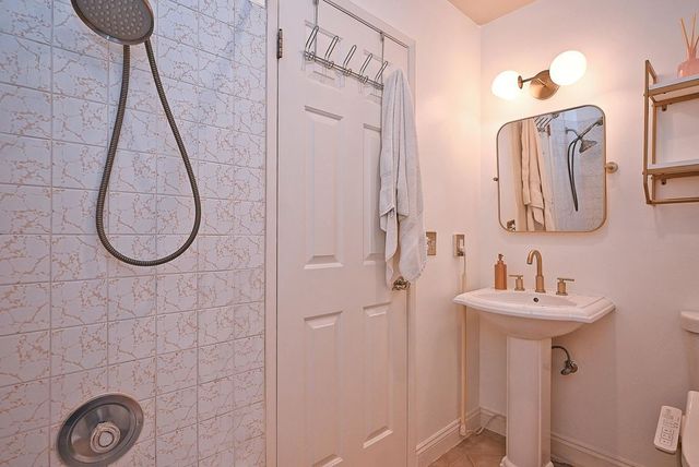 960 Shorepoint 215, Alameda, CA 94501