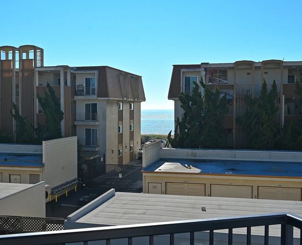 960 Shorepoint 215, Alameda, CA 94501