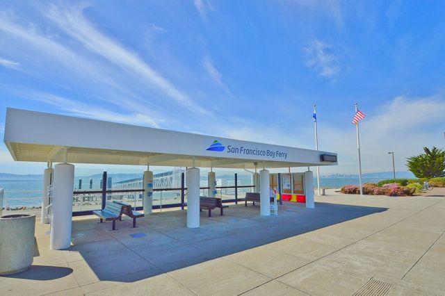 960 Shorepoint 215, Alameda, CA 94501