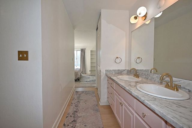 960 Shorepoint 215, Alameda, CA 94501