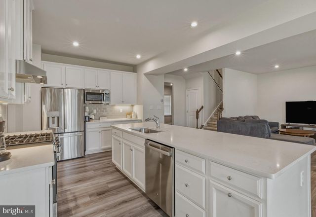 110 NORWICH ST, Swedesboro, NJ 08085