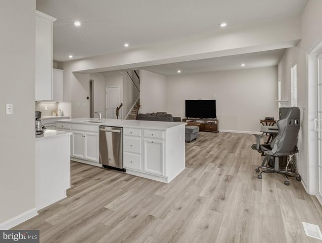 110 NORWICH ST, Swedesboro, NJ 08085