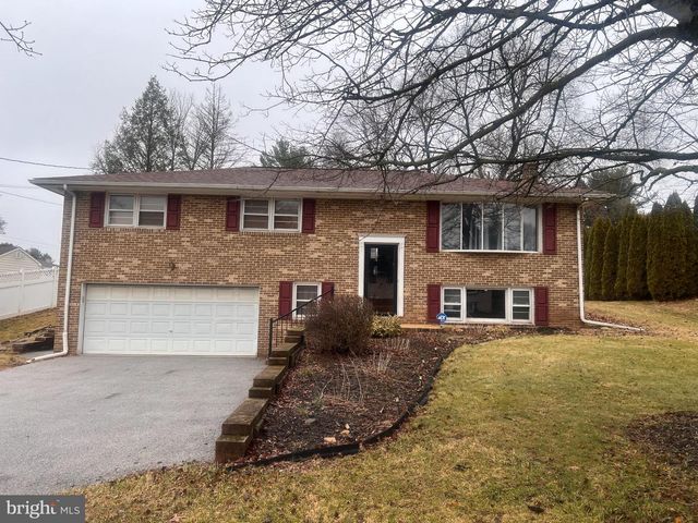 2589 AUDLYN DR, York, PA 17408