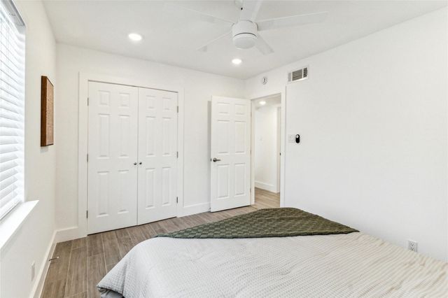1200 E 52nd ST 209, Austin, TX 78723