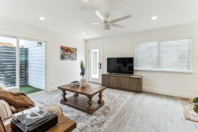1200 E 52nd ST 209, Austin, TX 78723