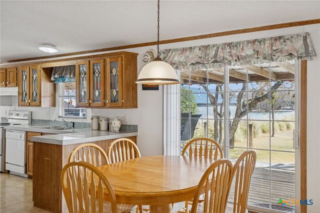 506 Ranch Road 2233, Llano, TX 78643