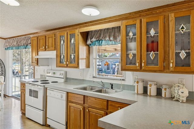 506 Ranch Road 2233, Llano, TX 78643