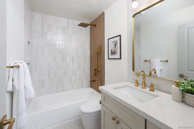 406 Paseo Pacifica, Encinitas, CA 92024