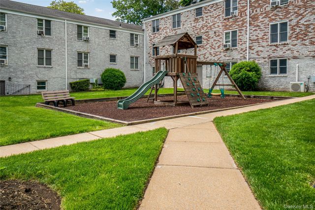 16 Glen Keith Road L, Glen Cove, NY 11542