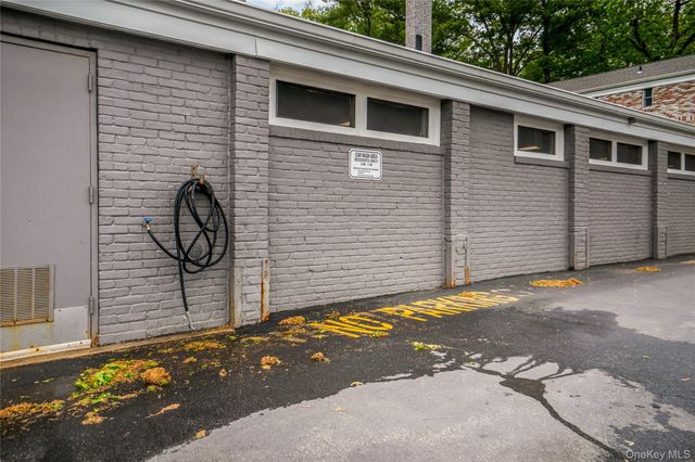 16 Glen Keith Road L, Glen Cove, NY 11542