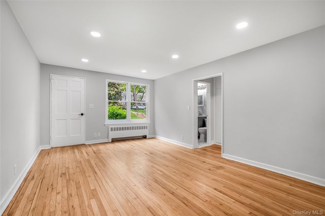 16 Glen Keith Road L, Glen Cove, NY 11542
