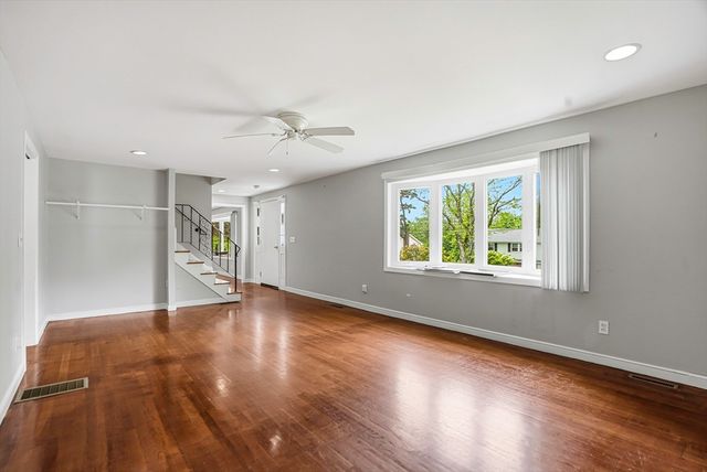 57 Lanewood Ave, Framingham, MA 01701