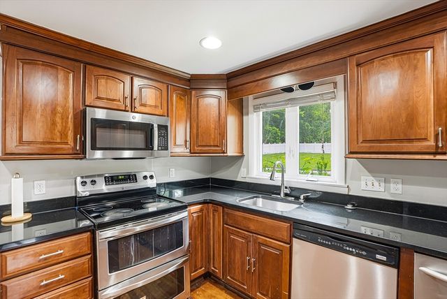 57 Lanewood Ave, Framingham, MA 01701