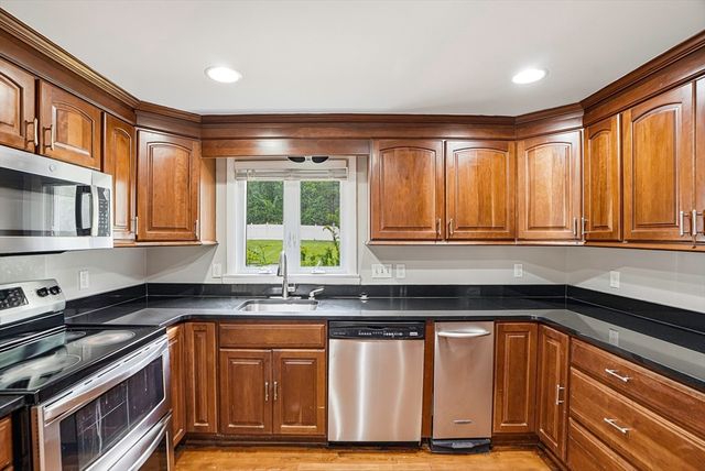 57 Lanewood Ave, Framingham, MA 01701