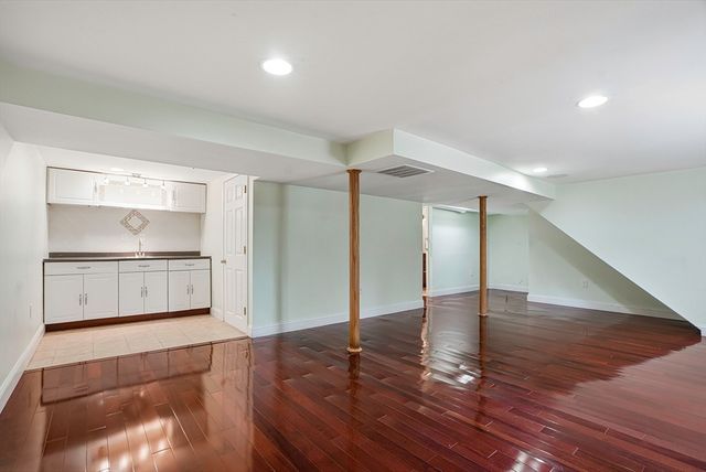 57 Lanewood Ave, Framingham, MA 01701