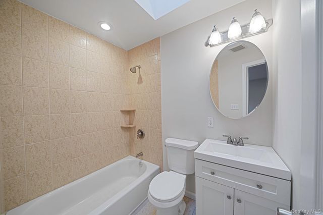 8 Florence Court, Huntington Station, NY 11746